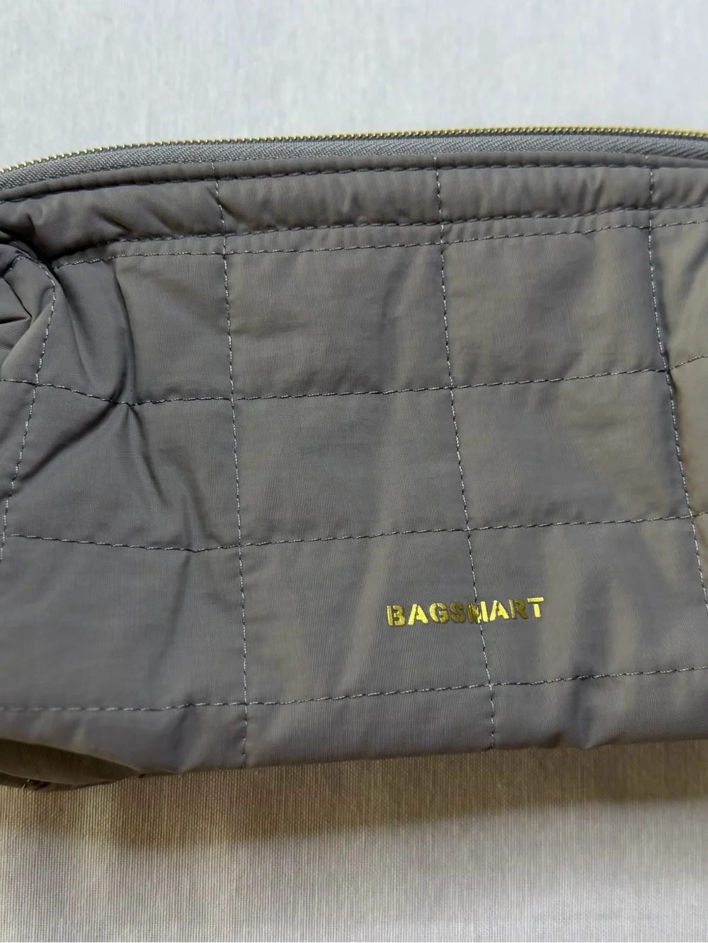NWT BAGSMART Gray Quilted Cosmetic Travel Pouch